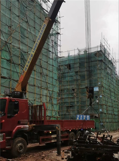 平乡县“慢工细活”—— 吊车的 “微动控制” 技术
